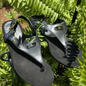 LAUREN RALPH LAUREN Women's Black Logo KACY Black with Gold accents Sandals 8.5